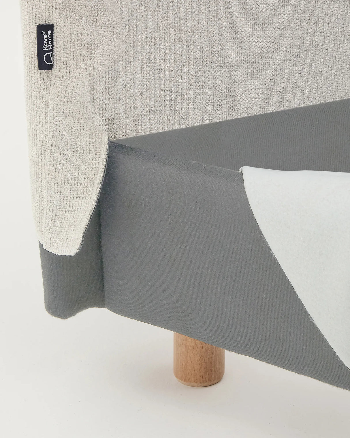 Abziehbares Bett Valma aus perlfarbener Chenille mit Beinen aus massivem Buchenholz für Matratze von 90 x 200 cm von Kave Home – Produktbild 5