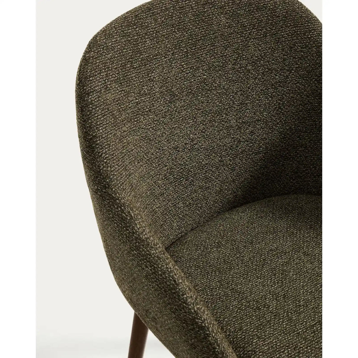 Armlehnenstuhl Meila mit grüner Chenille und Beinen aus massivem Eschenholz mit Nussbaumfinish von Kave Home – Bild 8