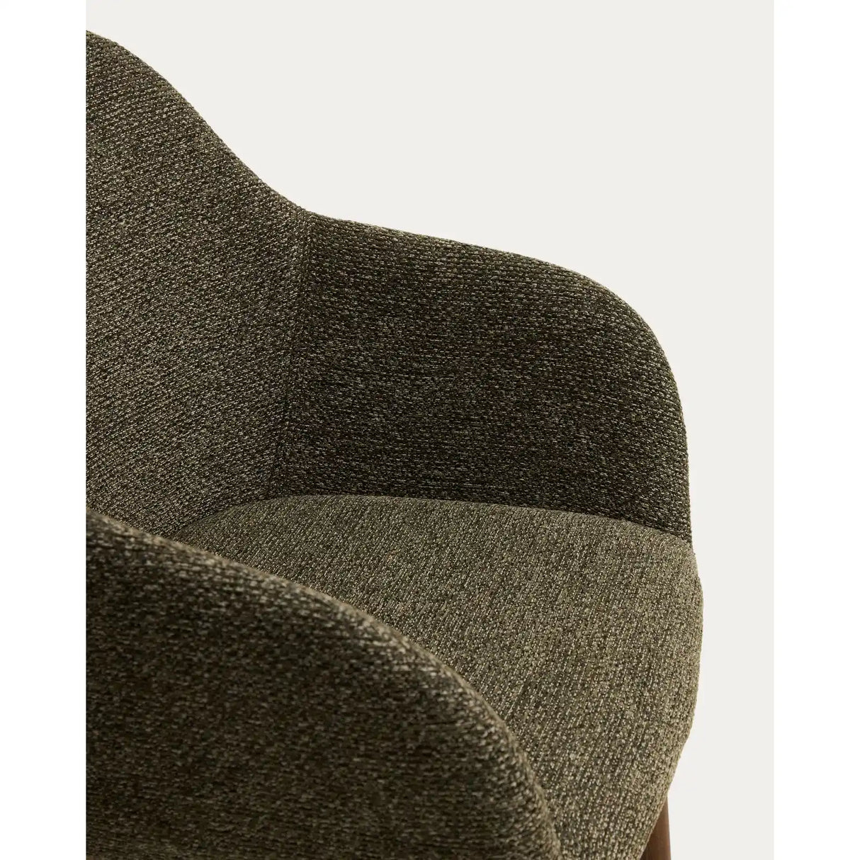 Armlehnenstuhl Meila mit grüner Chenille und Beinen aus massivem Eschenholz mit Nussbaumfinish von Kave Home – Bild 9