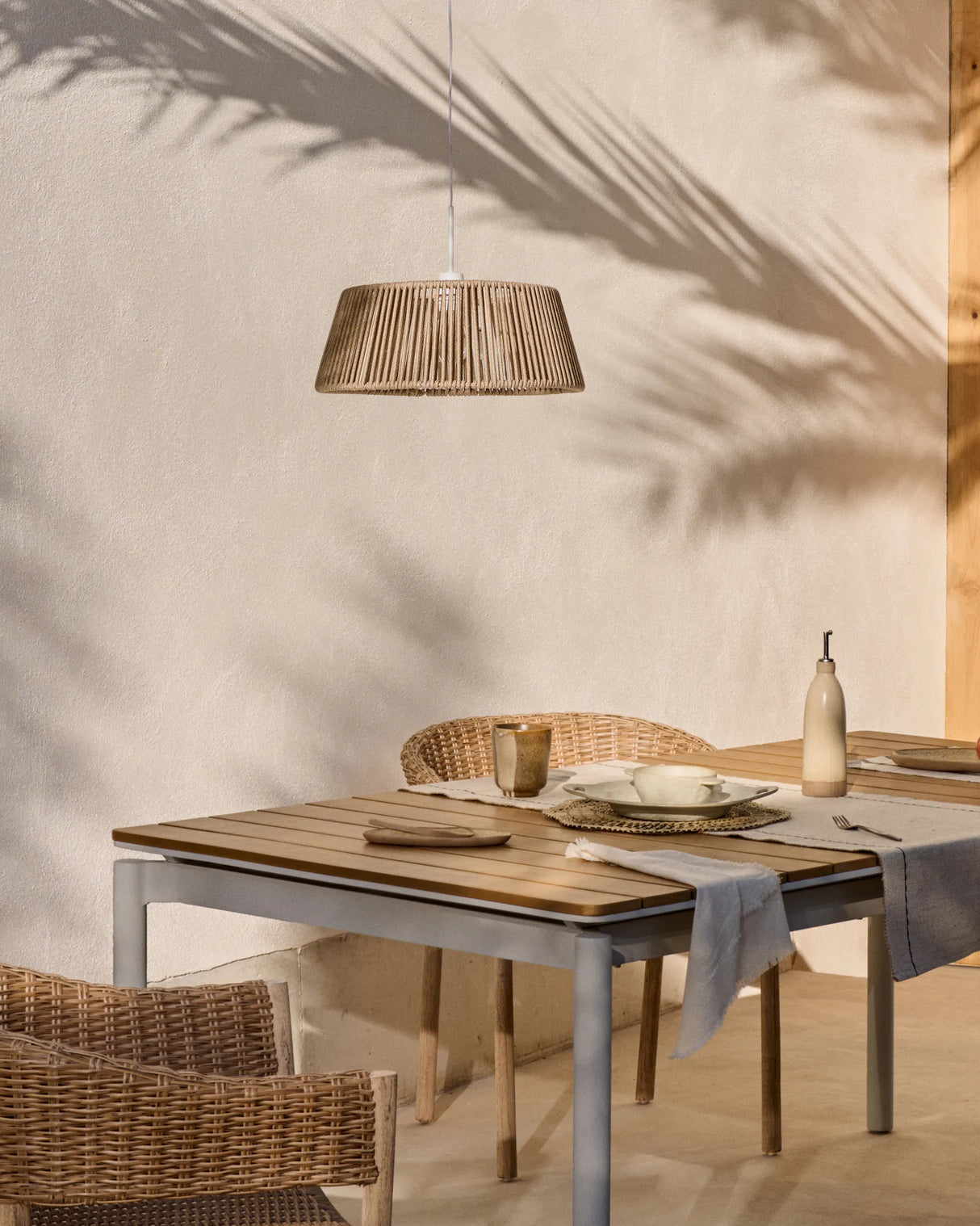 Ausziehbarer Outdoor-Tisch Canyelles aus Polyholz und Aluminium, hellgrau 140 (200) x 90 cm von Kave Home – Produktbild 2