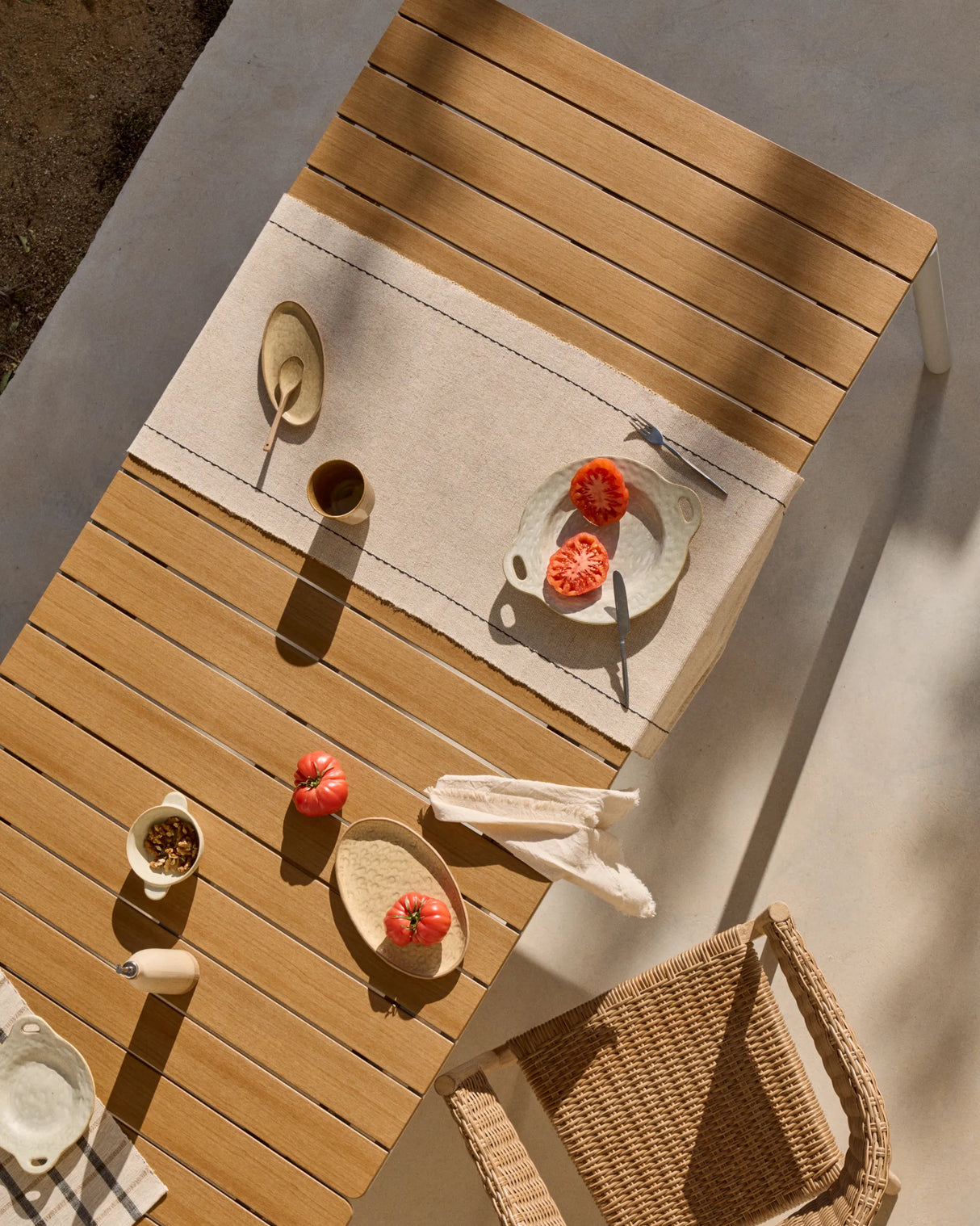 Ausziehbarer Outdoor-Tisch Canyelles aus Polyholz und Aluminium, hellgrau 140 (200) x 90 cm von Kave Home – Produktbild 3