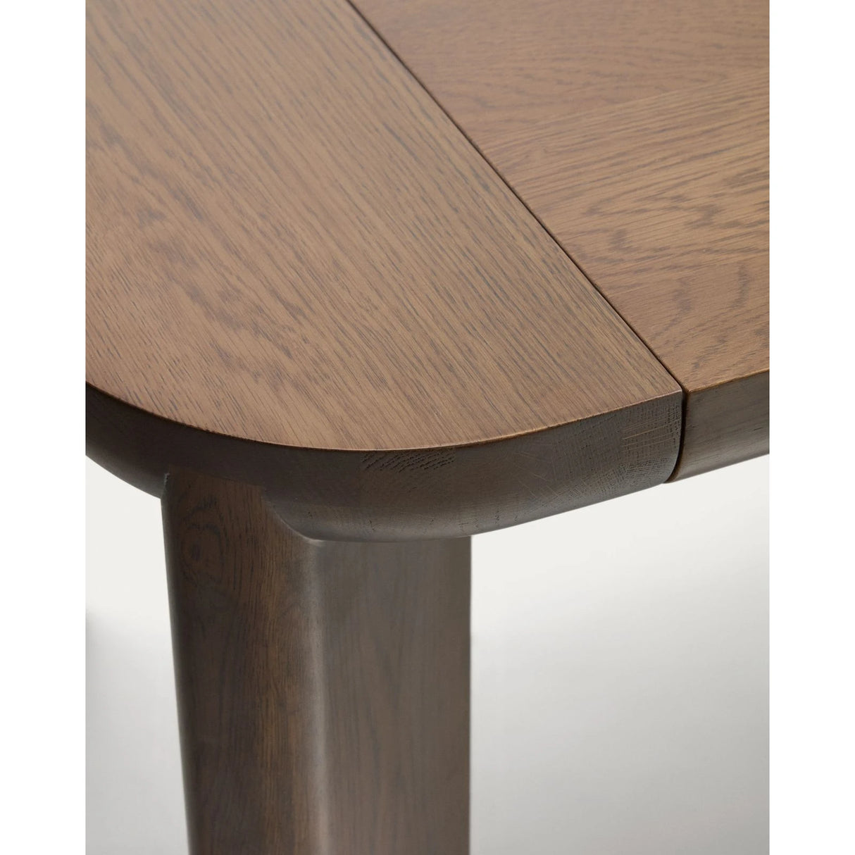 Ausziehtisch Jondal aus massivem Eichenholz und Eichenfurnier mit Nussbaumfinish, FSC 100 %, 200 (286) x 100 cm von Kave Home – Bild 6