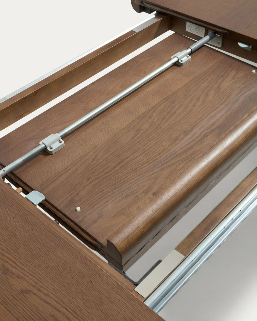 Ausziehtisch Jondal aus massivem Eichenholz und Eichenfurnier mit Nussbaumfinish, FSC 100 %, 240 (320) x 100 cm von Kave Home – Bild 10