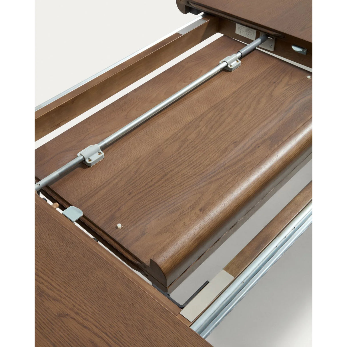 Ausziehtisch Jondal aus massivem Eichenholz und Eichenfurnier mit Nussbaumfinish, FSC 100 %, 240 (320) x 100 cm von Kave Home – Bild 10