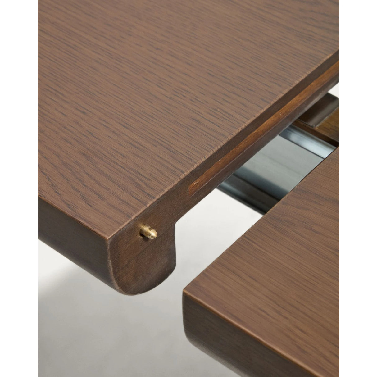 Ausziehtisch Jondal aus massivem Eichenholz und Eichenfurnier mit Nussbaumfinish, FSC 100 %, 240 (320) x 100 cm von Kave Home – Bild 8