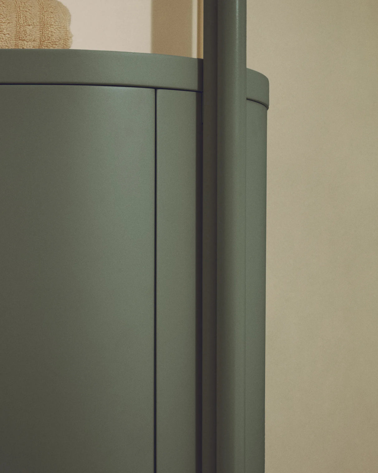 Badezimmermöbel Arely mit Stahlgestell und grün lackiertem MDF, 60 x 40 cm von Kave Home – Produktbild 3