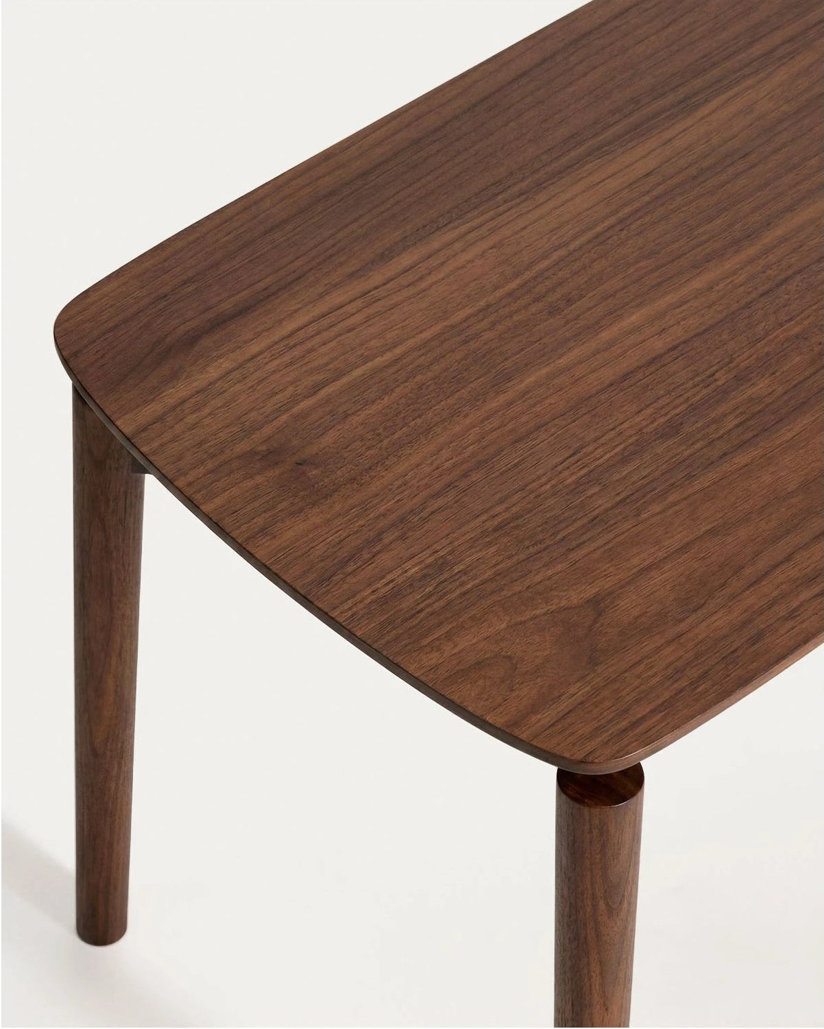 Bank Evera aus Eichenfurnier mit Nussbaumfinish oder naturfarbenem Finish, 122 cm von Kave Home – Bild 5
