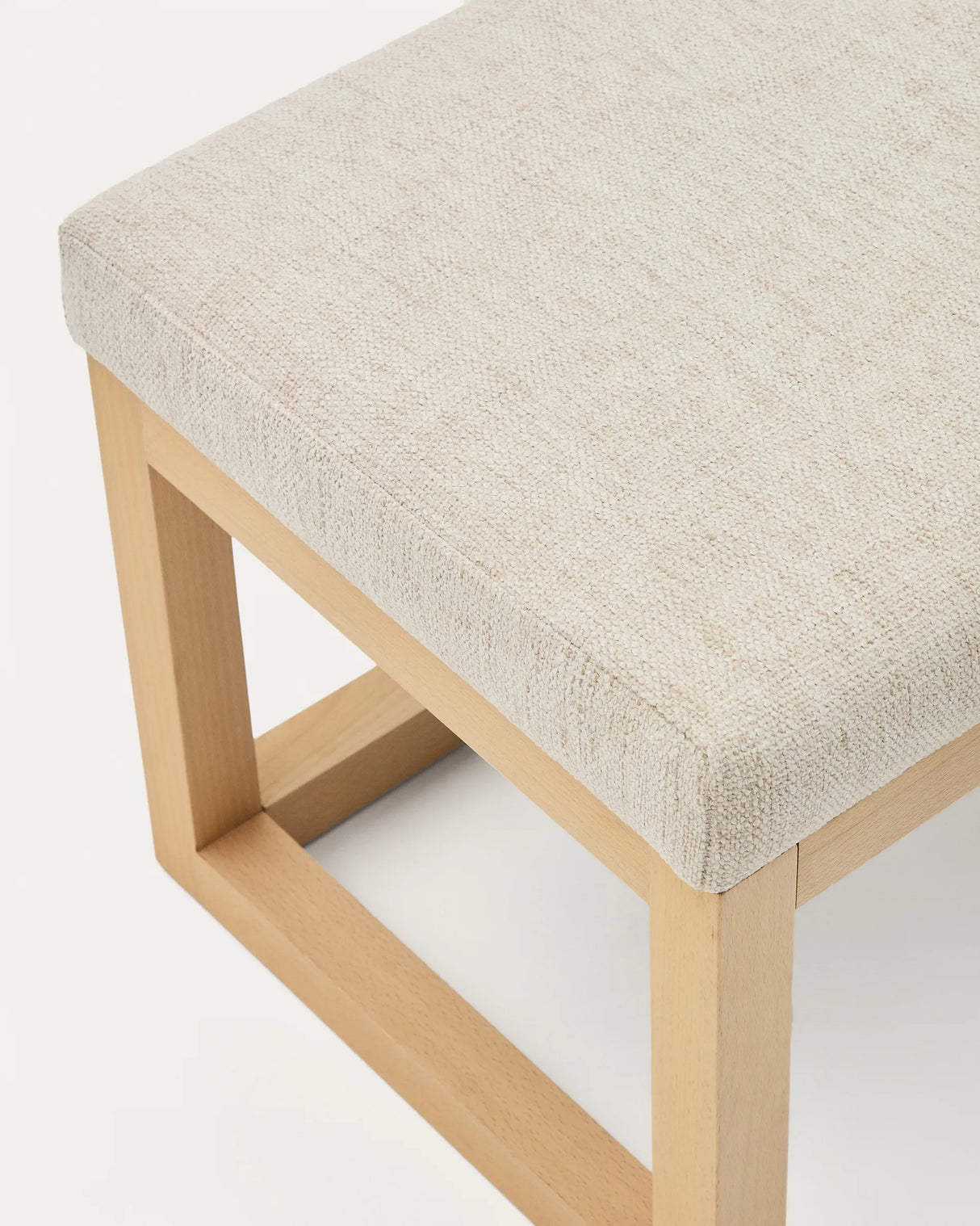 Bank Loya aus beiger Chenille und Buchenholz 128 cm von Kave Home – Produktbild 6