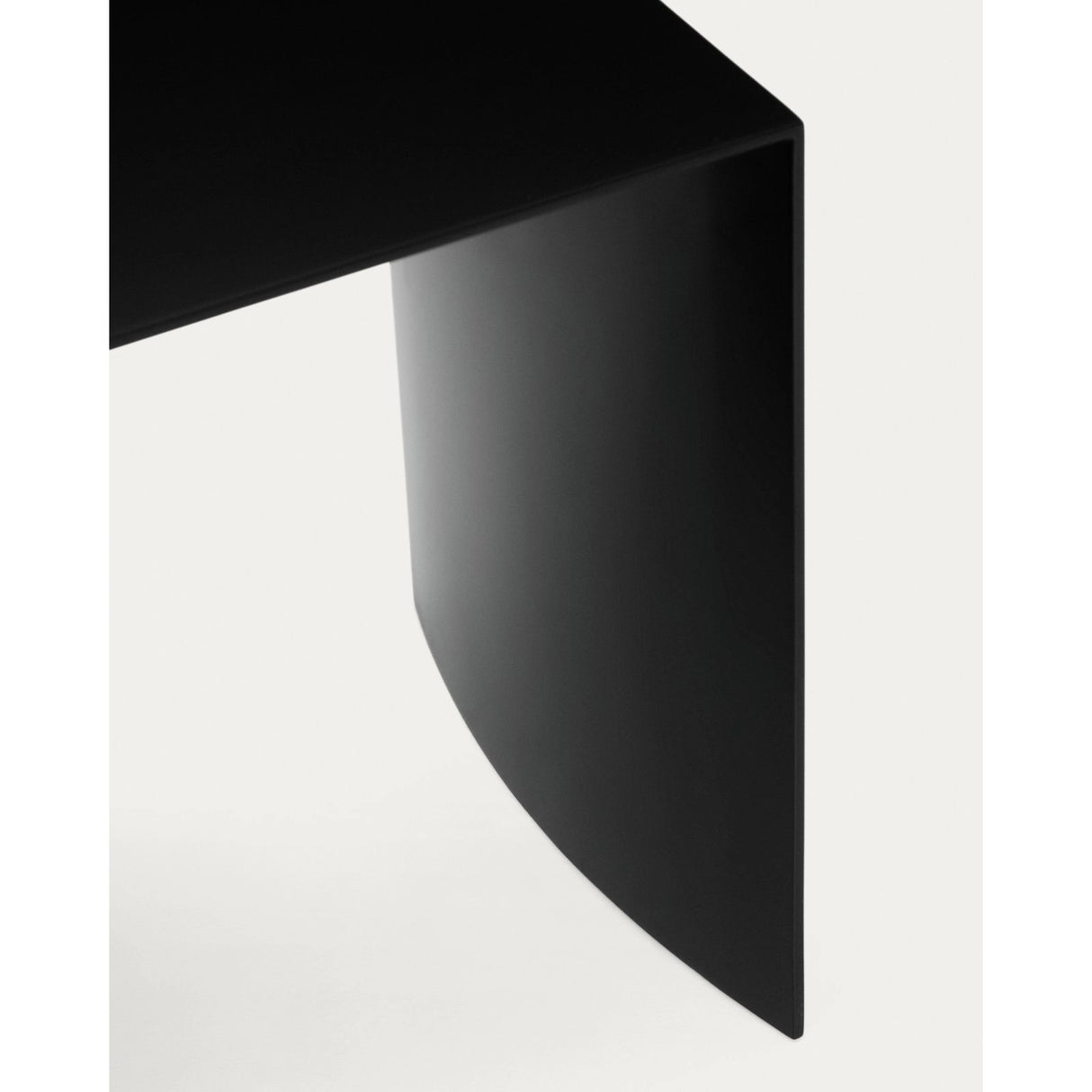 Beistelltisch Litto aus schwarz lackiertem MDF 55 x 40 cm von Kave Home – Bild 8