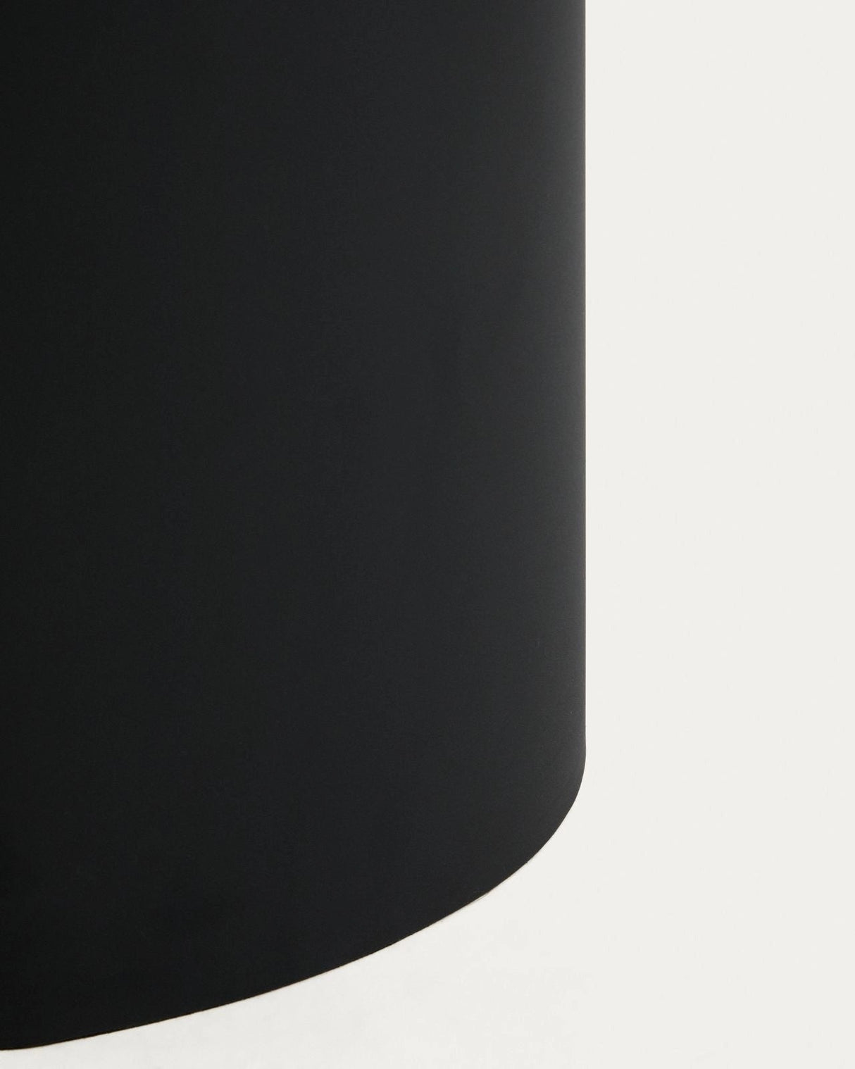 Beistelltisch Olir aus gehärtetem Glas und Stahl 48 x 46,8 cm von Kave Home – Bild 5
