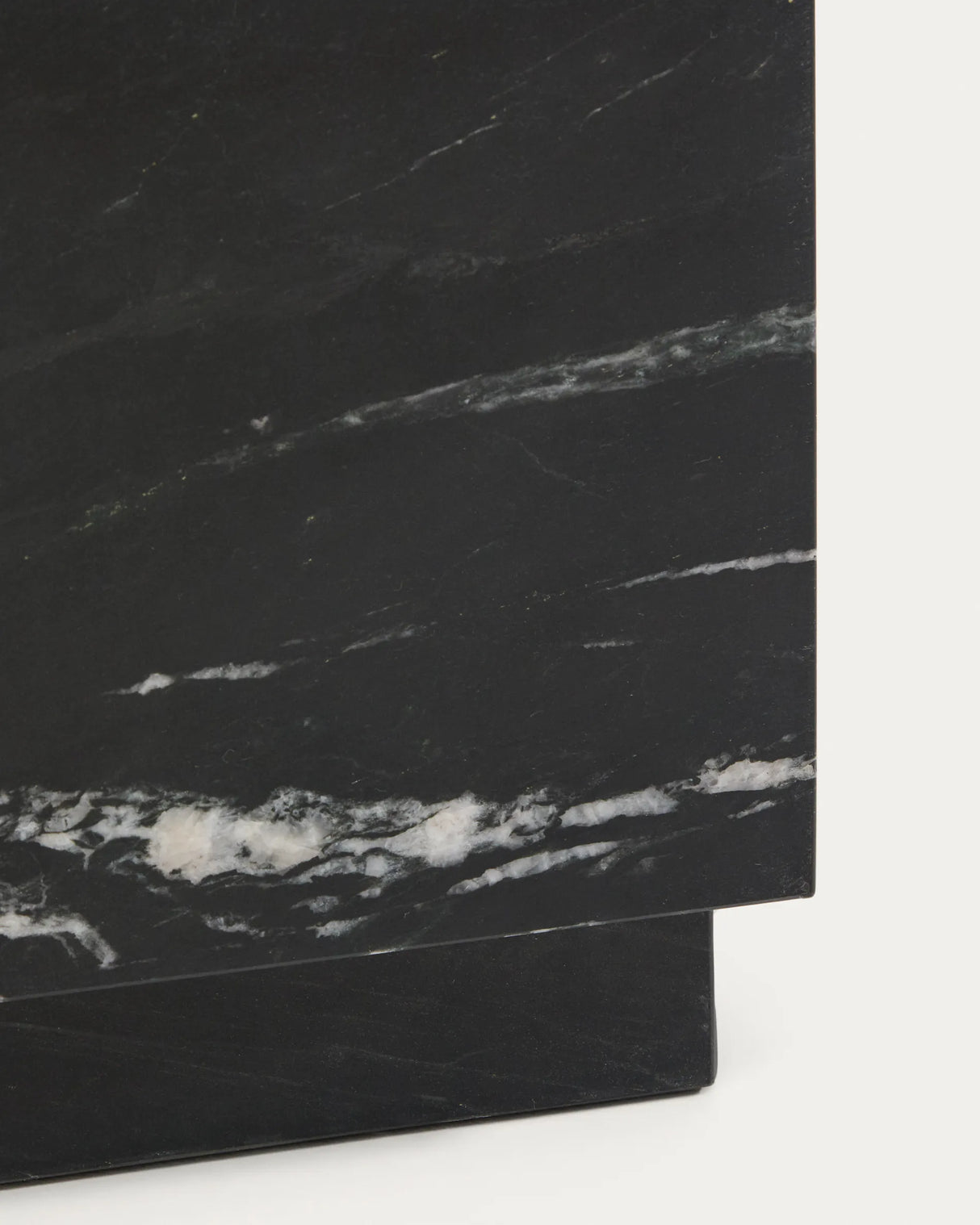 Beistelltisch Sorein aus schwarzem Marmor, 40 x 40 cm von Kave Home – Produktbild 14