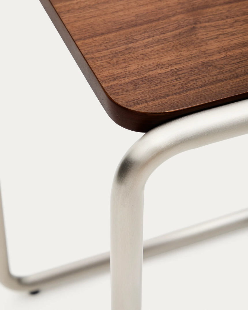 Beistelltisch Tarsel aus Nussbaumfurnier FSC 100% mit Gestell aus gebürstetem Edelstahl 42 x 60 cm von Kave Home – Produktbild 14