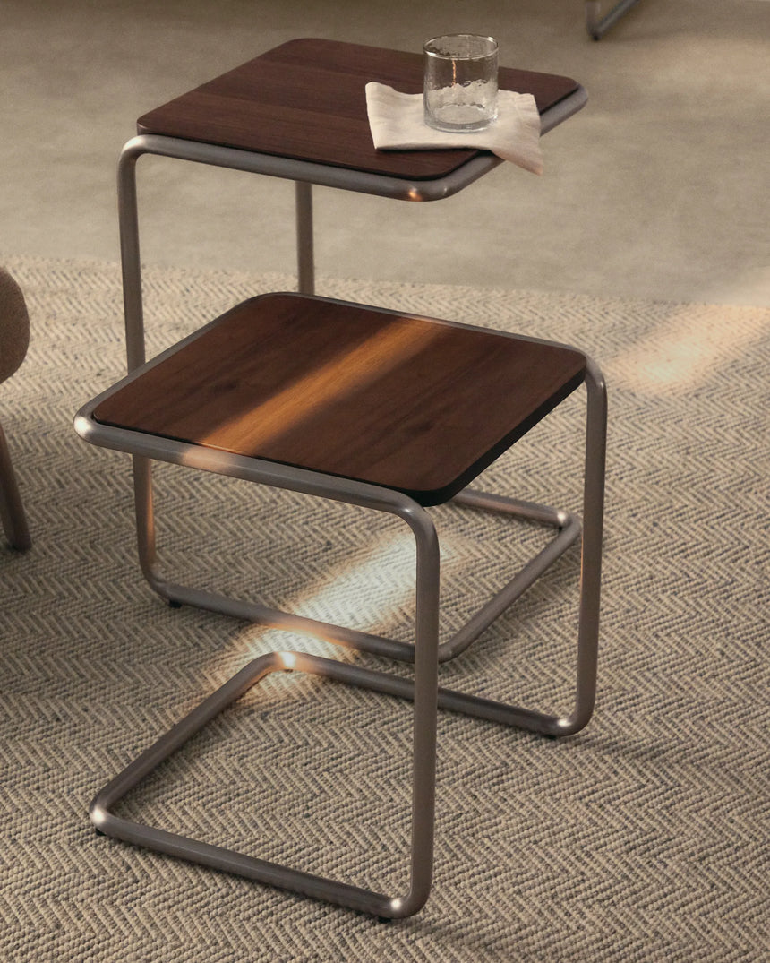 Beistelltisch Tarsel aus Nussbaumfurnier FSC 100% mit Gestell aus gebürstetem Edelstahl 42 x 60 cm von Kave Home – Produktbild 4