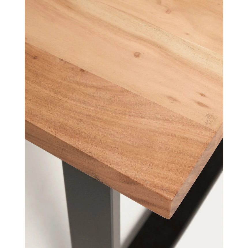 Beistelltisch Uxue aus massivem Akazienholz mit Beinen aus schwarzem Stahl 65 x 65 cm von Kave Home – Bild 5