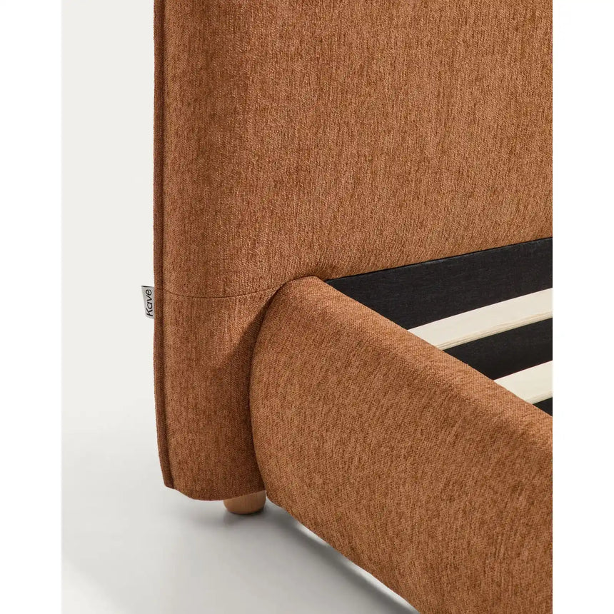 Bett Elerio mit kupferfarbener Chenille für Matratzengröße 160 x 200 cm von Kave Home – Bild 9