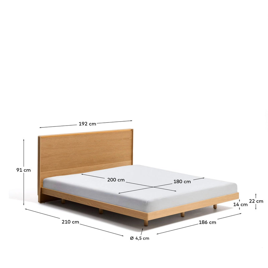 Bett Norlen aus Eichenfurnier mit naturfarbenem Finish und LED-Licht für Matratzen 180 x 200 cm FSC Mix Credit von Kave Home – Bild 5