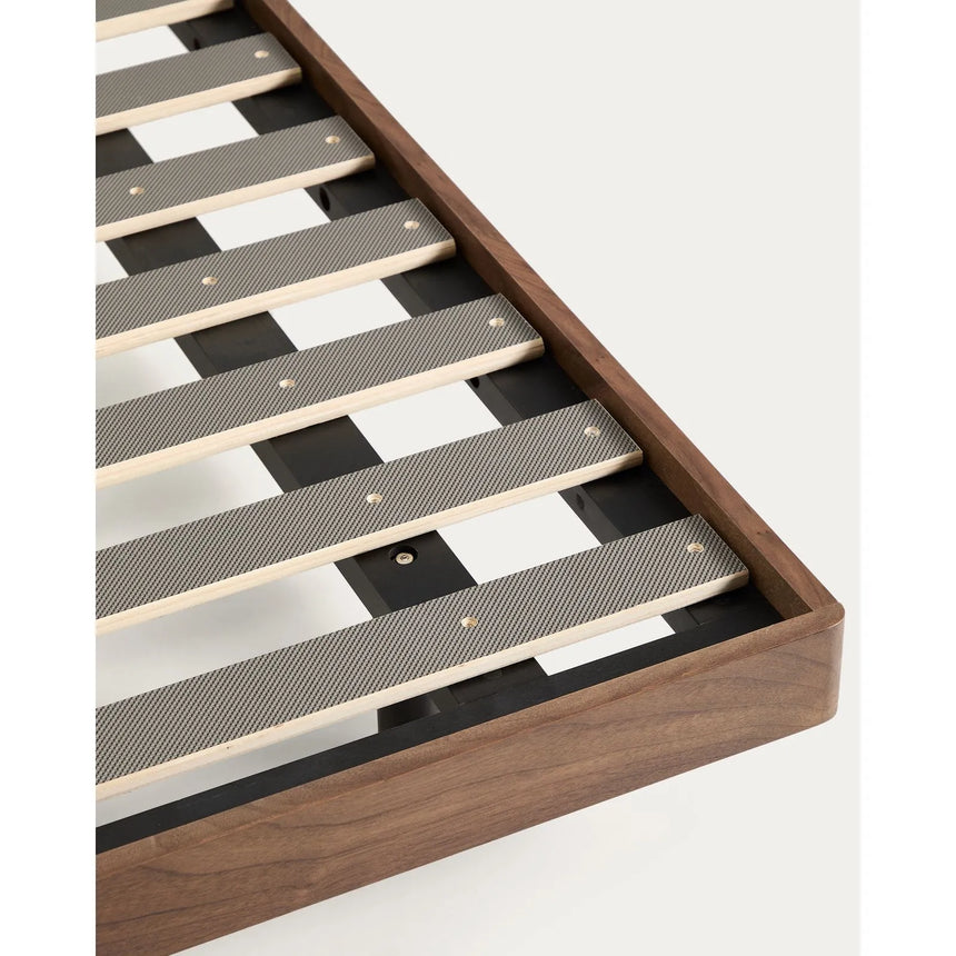 Bett Norlen aus Nussbaumfurnier mit dunklem Finish und LED-Licht für Matratzen 160 x 200 cm FSC Mix Credit von Kave Home – Produktbild 12