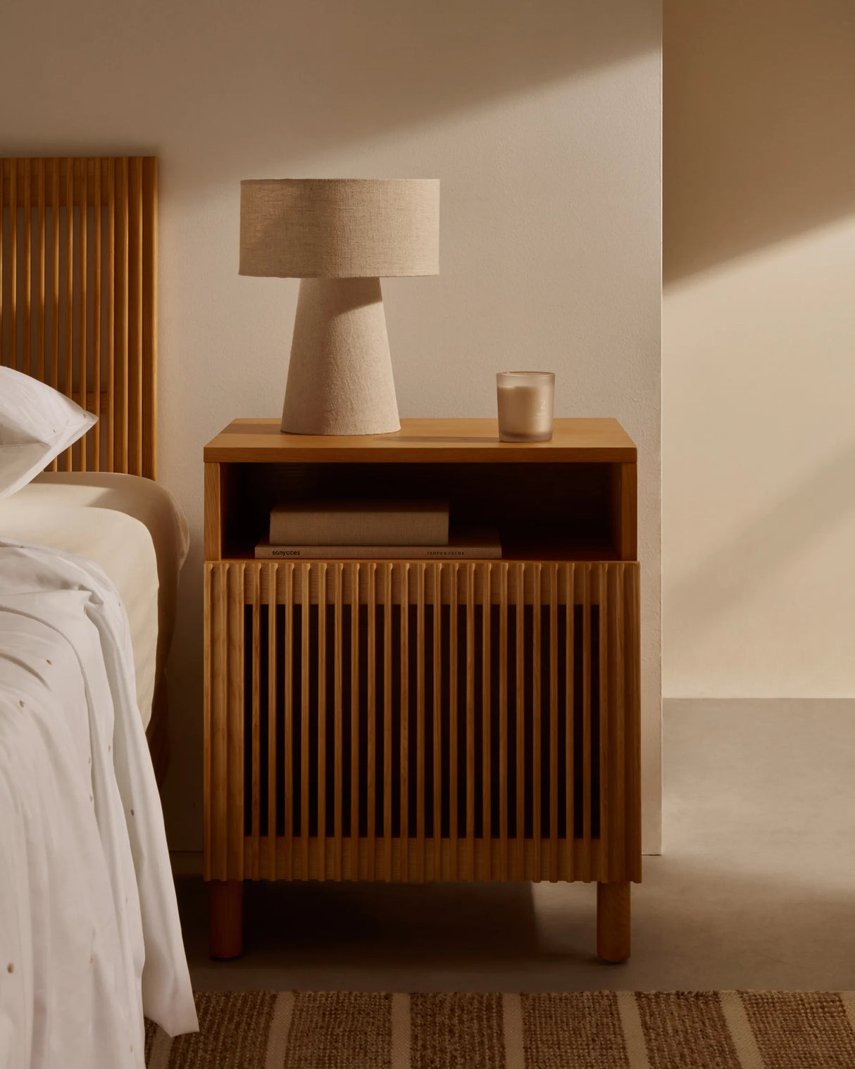 Beyla Nachttisch aus massiver Eiche und Eichenfurnier 53 x 62 cm FSC 100% von Kave Home – Produktbild 7