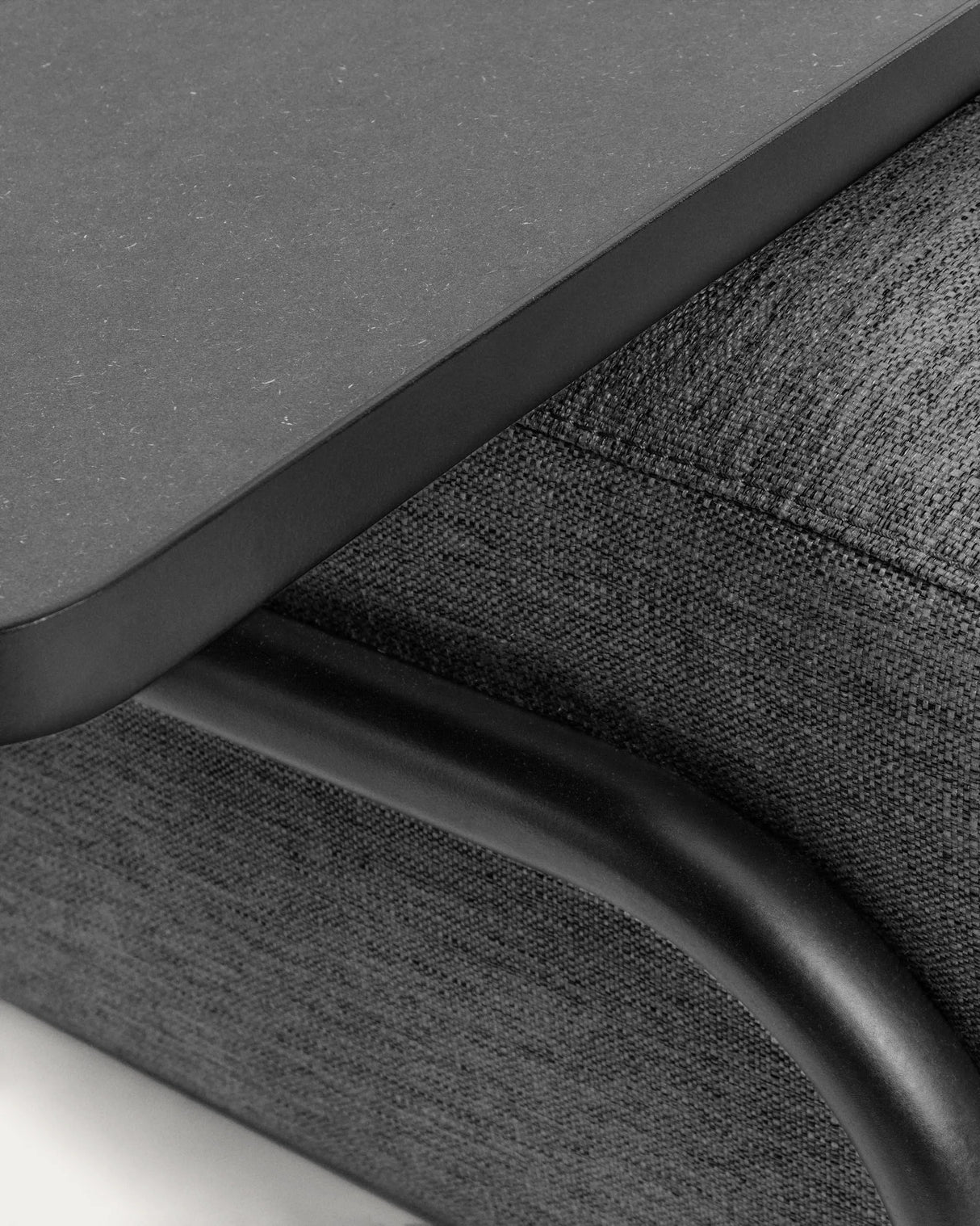 Compo 3-Sitzer Sofa dunkelgrau mit großem Tablett 252 cm von Kave Home – Produktbild 7