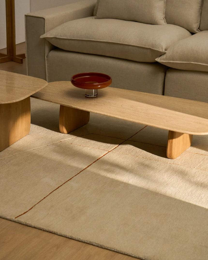 Couchtisch Pirita aus beigem Travertin mit Beinen aus massivem Eichenholz mit naturfarbenem Finish, 147 x 65 cm, FSC 100 % von Kave Home – Bild 6