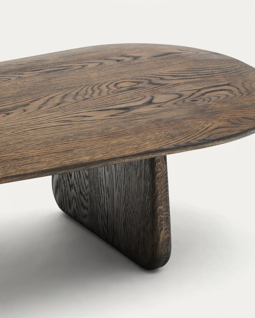Couchtisch Pirita aus massiver Eiche mit dunklem Finish 146 x 56,5 cm FSC 100% von Kave Home – Produktbild 1