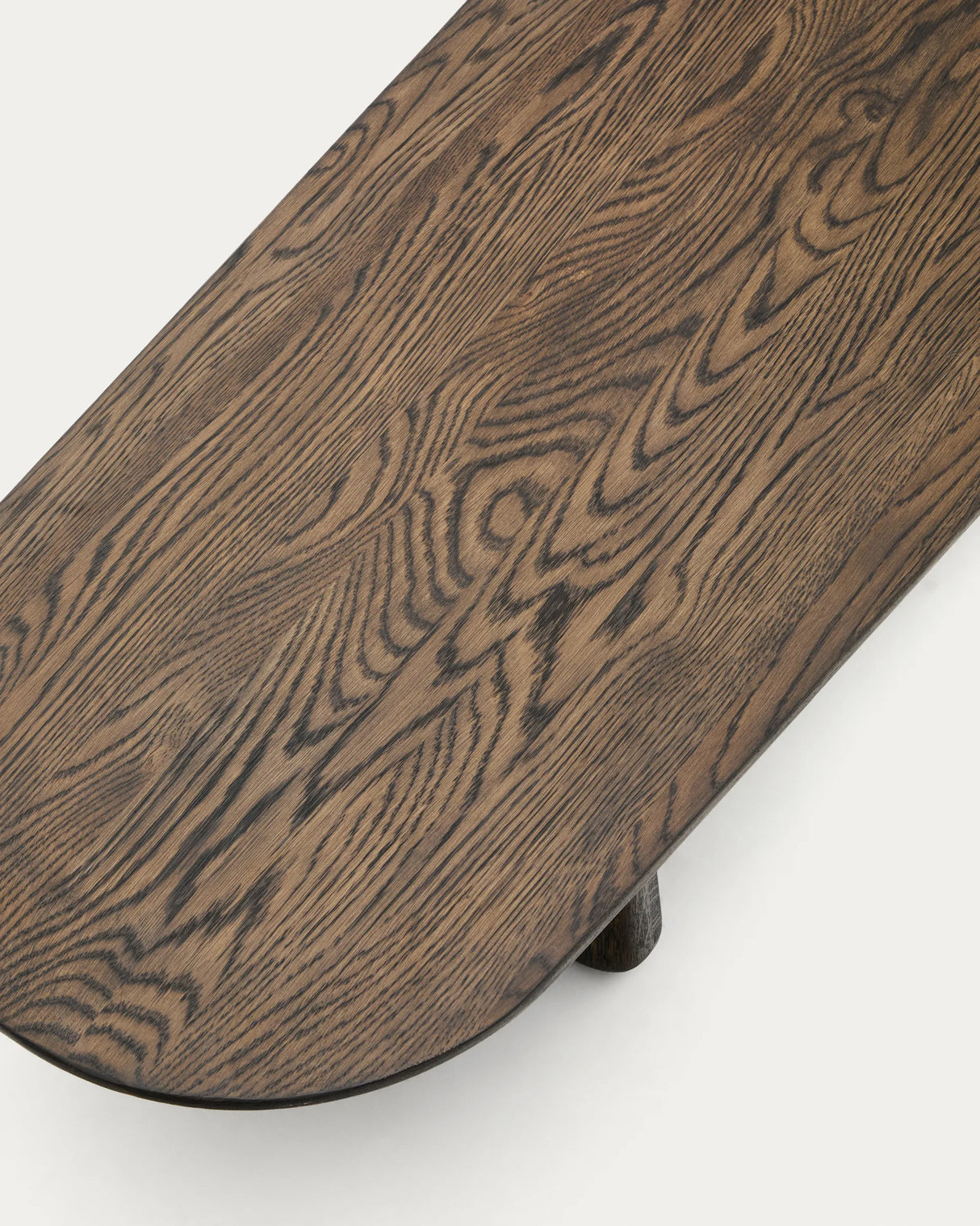 Couchtisch Pirita aus massiver Eiche mit dunklem Finish 146 x 56,5 cm FSC 100% von Kave Home – Produktbild 2