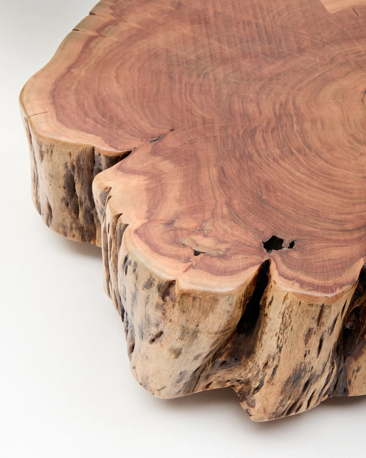 Couchtisch Tavine aus massivem Akazienholz mit gebleichtem Finish und Rollen Ø 85 cm von Kave Home – Produktbild 6