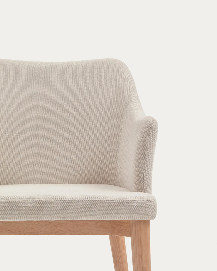 Croft Stuhl mit beiger Chenille und Beinen aus massiver Esche von Kave Home – Produktbild 8