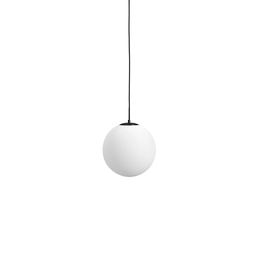Deckenleuchte Brisia aus Metall mit schwarzem Finish und einer Glaskugel Ø30 cm von Kave Home – Bild 1