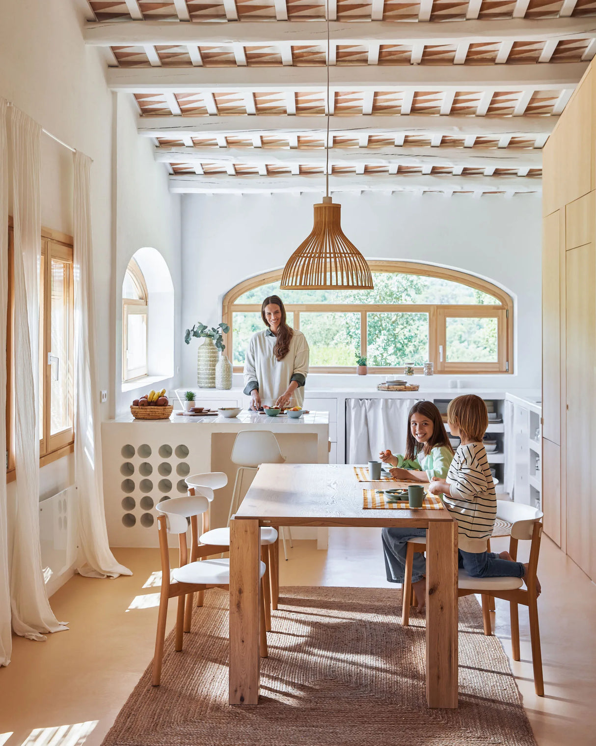 Deyanira Tisch mit Eichenfurnier und massiven Eichenbeinen 200 x 100 cm von Kave Home – Produktbild 4