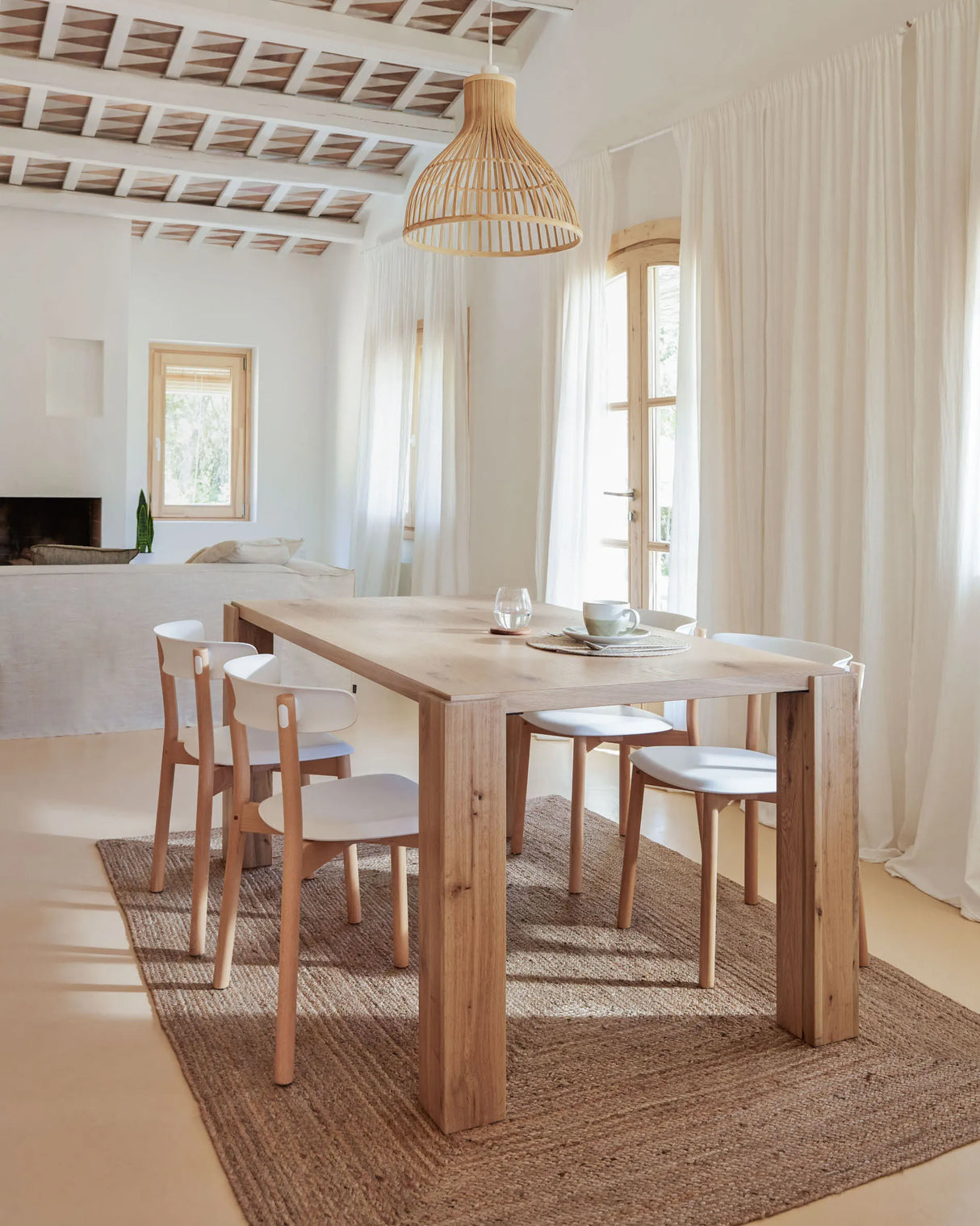 Deyanira Tisch mit Eichenfurnier und massiven Eichenbeinen 200 x 100 cm von Kave Home – Produktbild 5