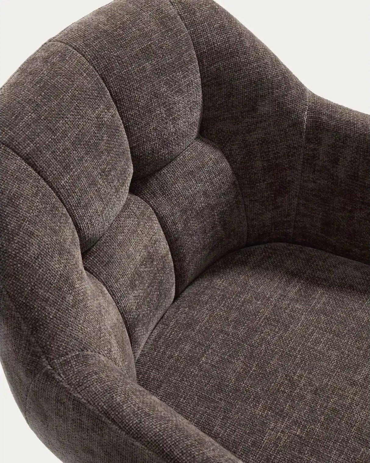 Drehstuhl Dorina aus brauner Chenille und Stahlbeinen mit braunem Finish von Kave Home – Bild 8