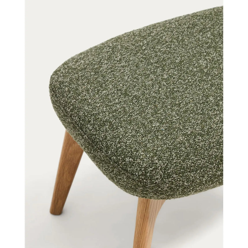 Fußablage Adiran mit dicker Chenille in dunklem Beige und Beinen aus massivem Eichenholz mit natürlichem Finish von Kave Home – Bild 7