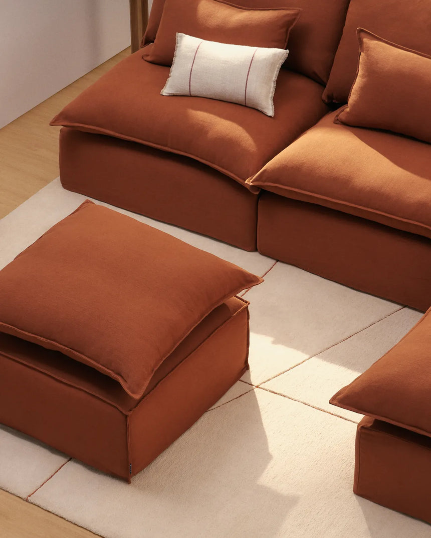 Fußablage Anarela mit abnehmbarem Bezug und Kissen aus 100 % Leinen, 80 x 80 cm, FSC Mix Credit von Kave Home – Bild 2
