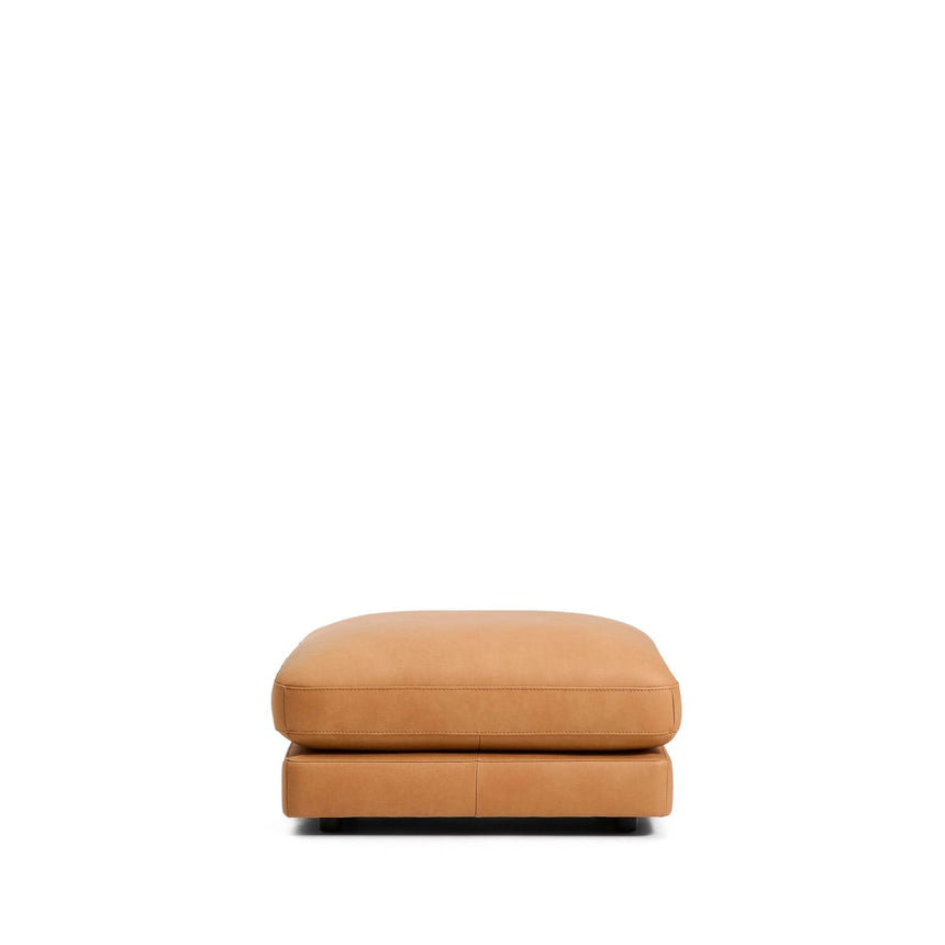 Fußablage Gala in braunem Leder, 90 x 90 cm von Kave Home – Produktbild 1