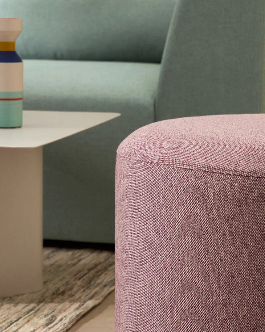 Fußablage mit abnehmbarem Bezug Kaeli violett Ø 60 cm von Kave Home – Bild 3