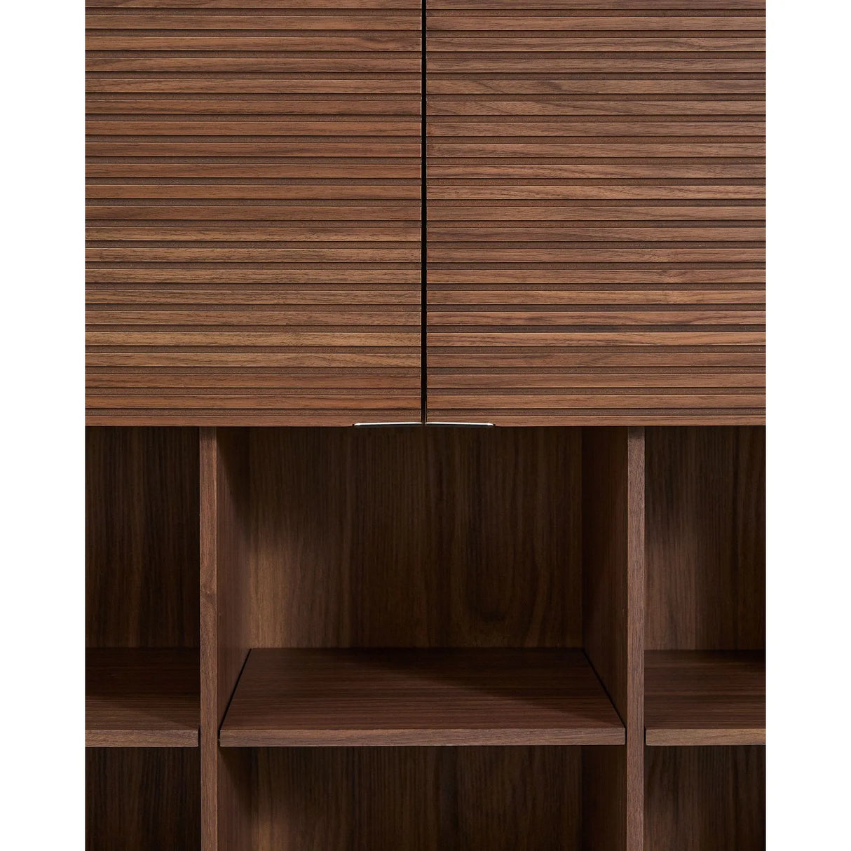 Highboard Norlen mit 4 Türen in Nussbaumfurnier FSC Mix Credit 100 x 163 cm von Kave Home – Produktbild 13
