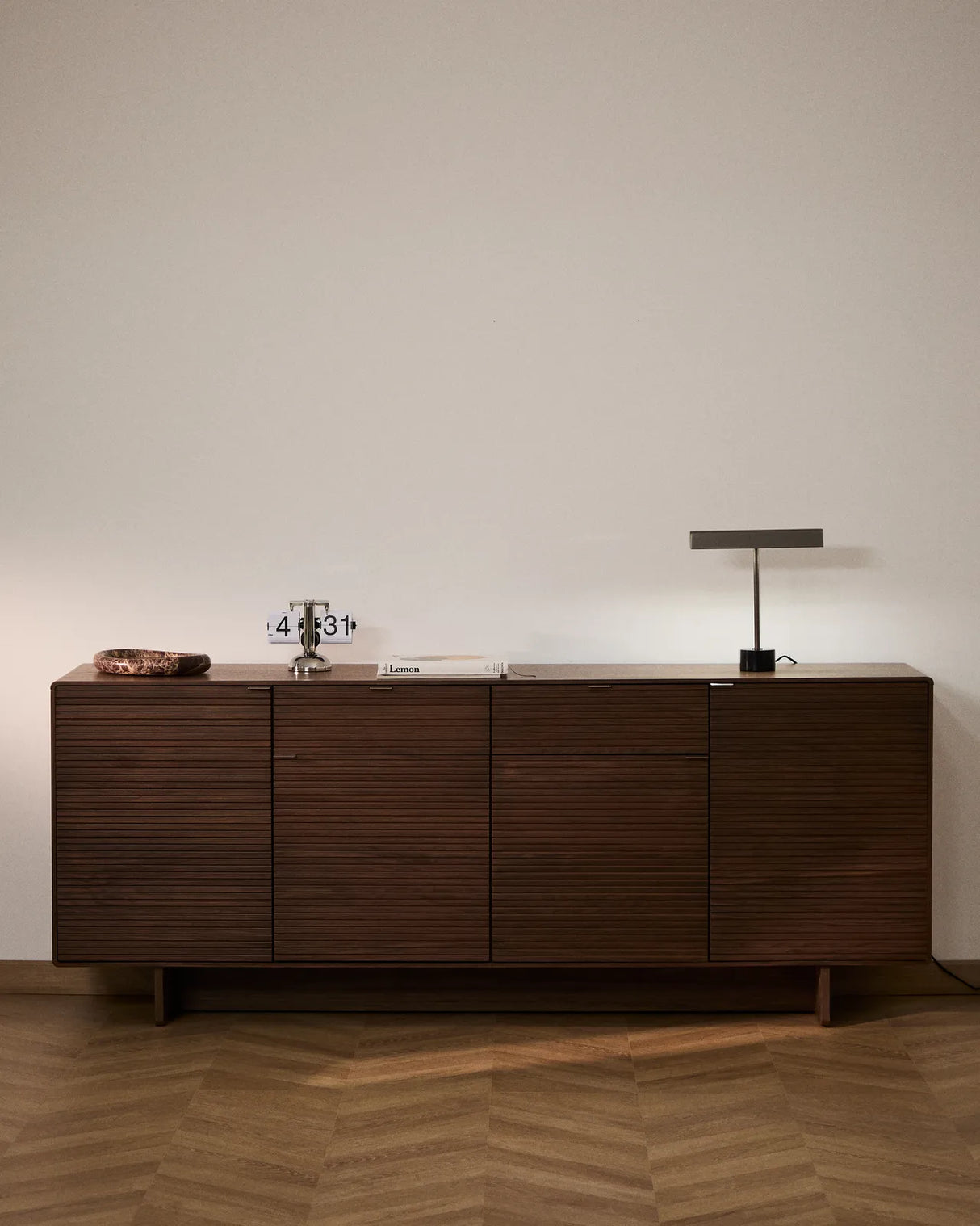 Highboard Norlen mit 4 Türen und 2 Schubläden in Nussbaumfurnier FSC Mix Credit 194,5 x 78 cm von Kave Home – Produktbild 7