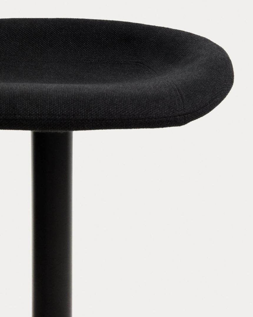 Hocker Danua aus Chenille und Stahl, 68–89 cm, FSC 100 % von Kave Home – Bild 5