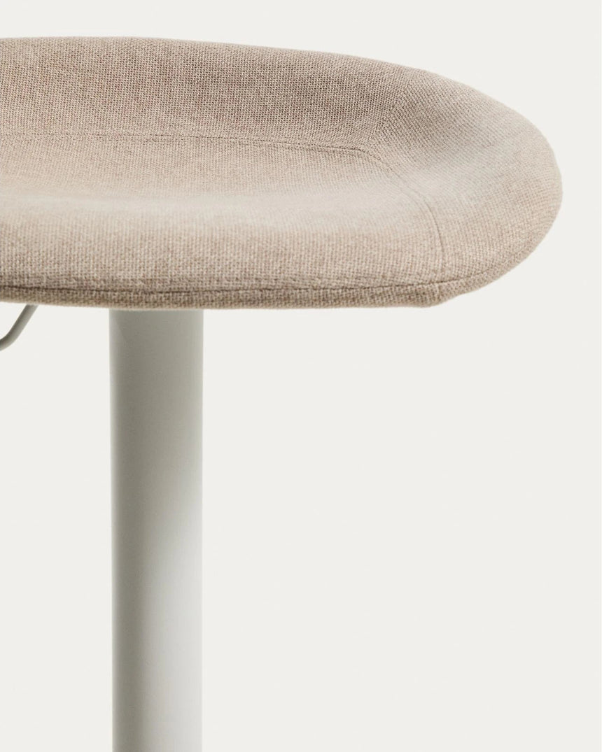 Hocker Danua mit beiger Chenille und mattweißem Stahl, 68–89 cm, FSC 100 % von Kave Home – Bild 5