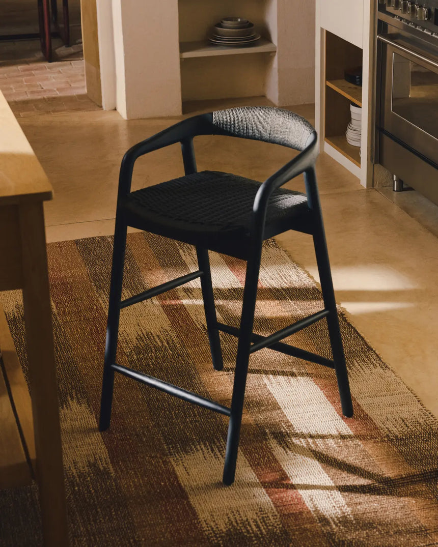 Hocker Derile aus massivem Eichenholz mit Finish und Papierseil 100% FSC 65 cm von Kave Home – Bild 2