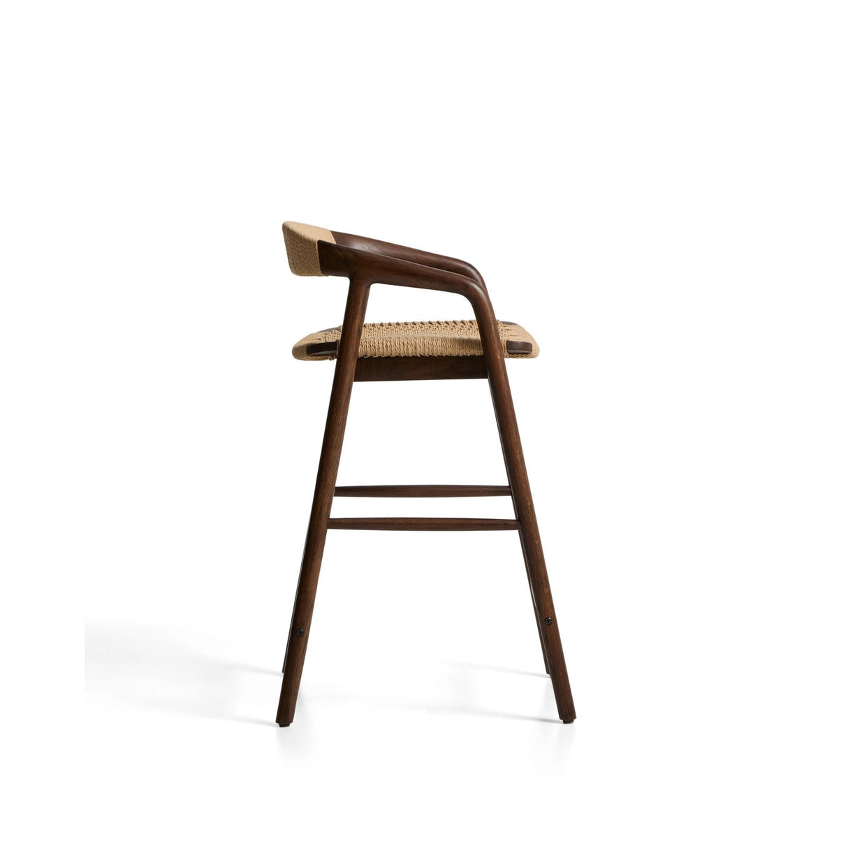 Hocker Derile aus massivem Eichenholz mit Nussbaum-Finish und beigem Papierseil FSC 100% 65 cm von Kave Home – Bild 4