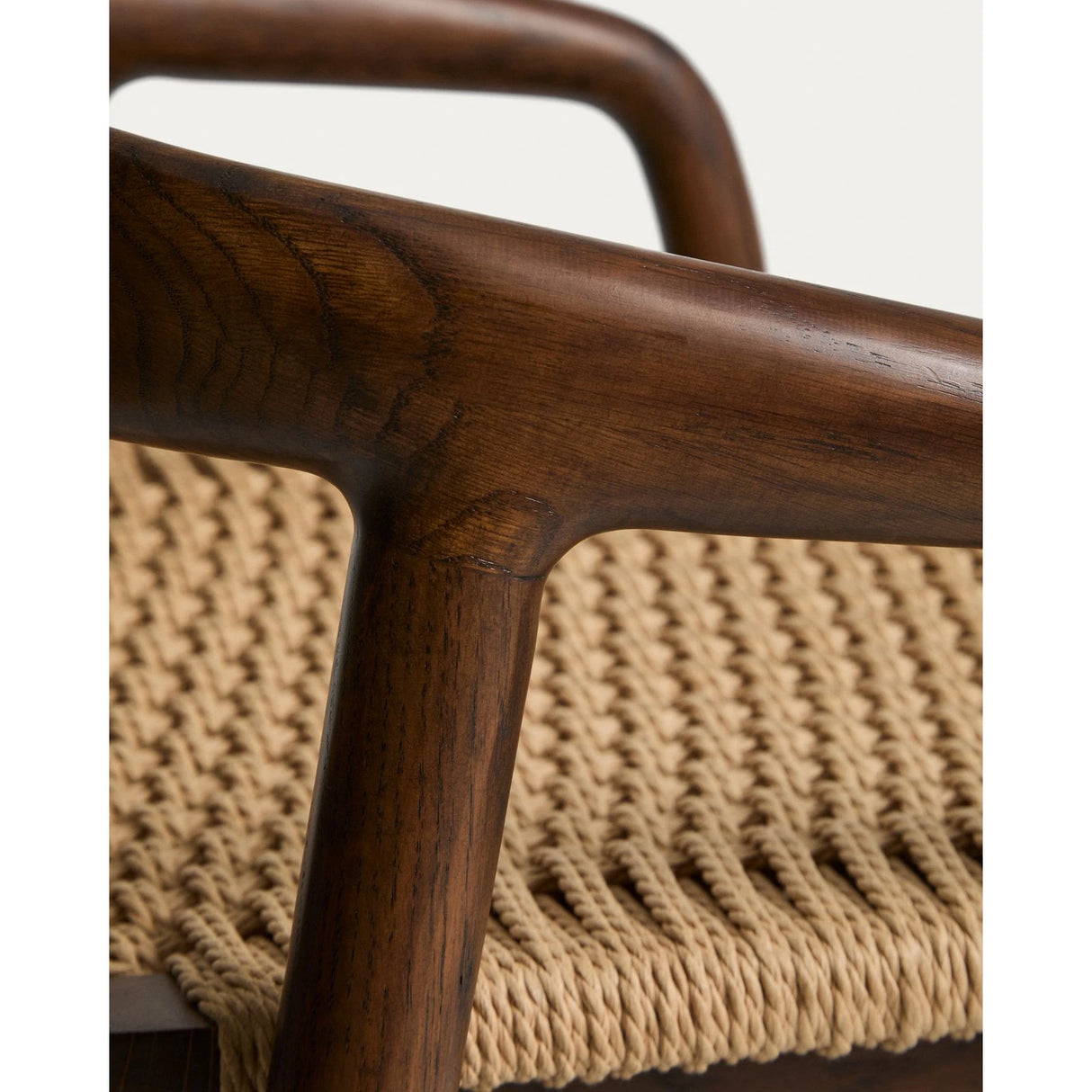 Hocker Derile aus massivem Eichenholz mit Nussbaum-Finish und beigem Papierseil FSC 100% 65 cm von Kave Home – Bild 8