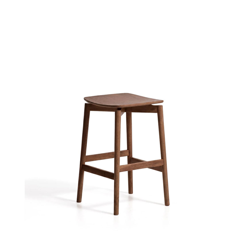 Hocker Evera aus Eichenfurnier mit naturfarbenem oder Nussbaumfinish, 65 cm von Kave Home – Bild 4