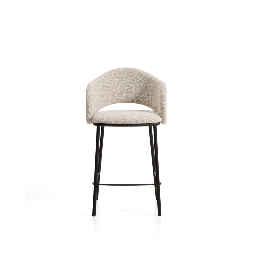 Hocker Maina aus dicker beigefarbener Chenille und Stahlbeinen mit schwarzer Beschichtung FSC Mix Credit 65 cm von Kave Home – Bild 5