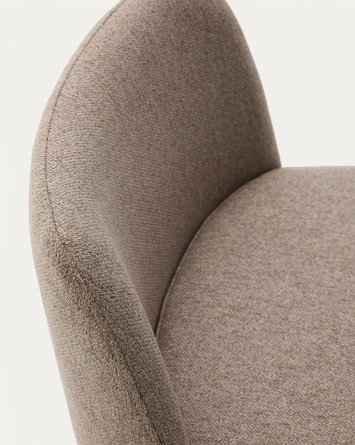 Hocker Minami aus braunem Chenille mit Stahlbeinen in Schwarz Höhe 65 cm von Kave Home – Produktbild 8