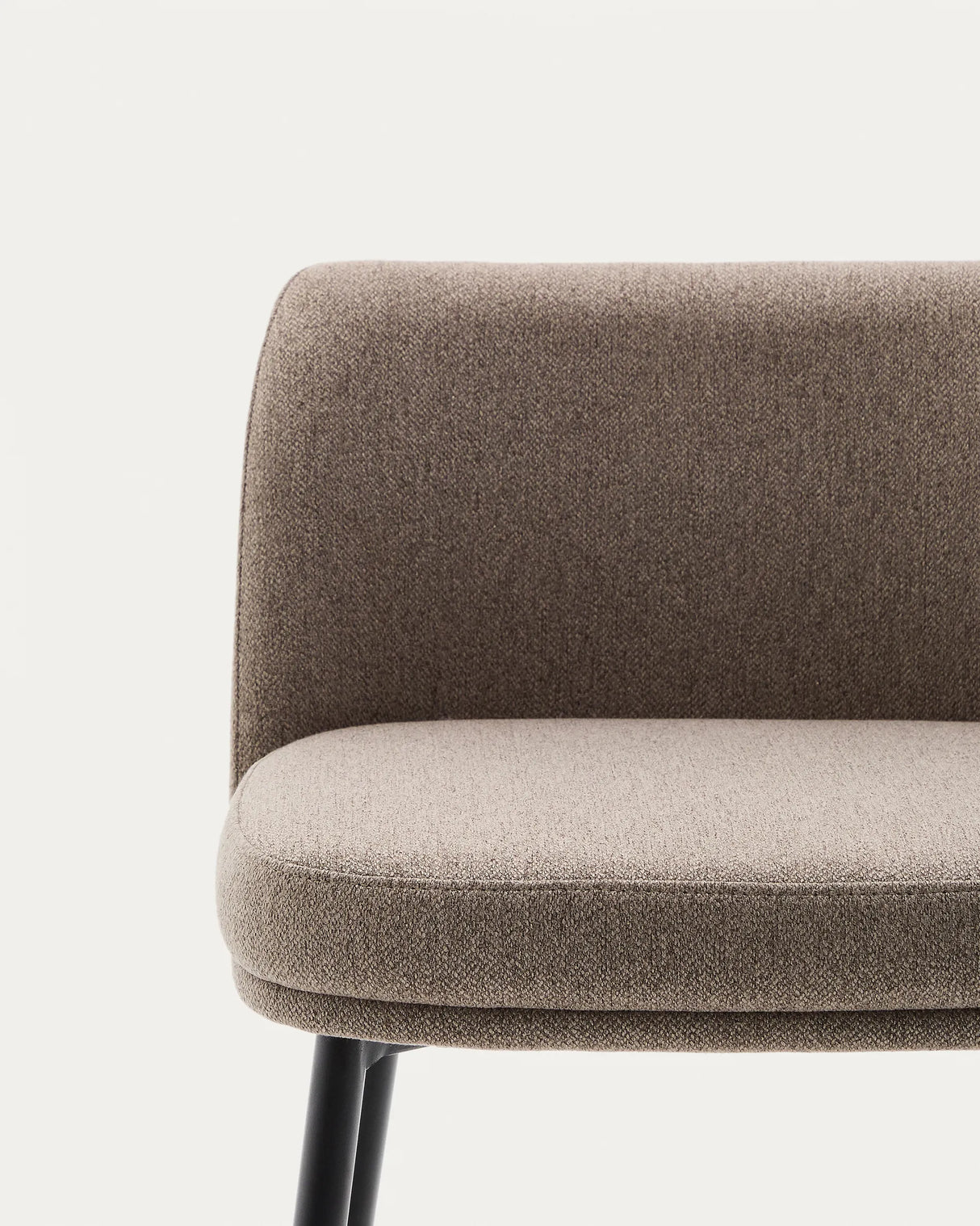 Hocker Minami aus braunem Chenille mit Stahlbeinen in Schwarz Höhe 65 cm von Kave Home – Produktbild 9