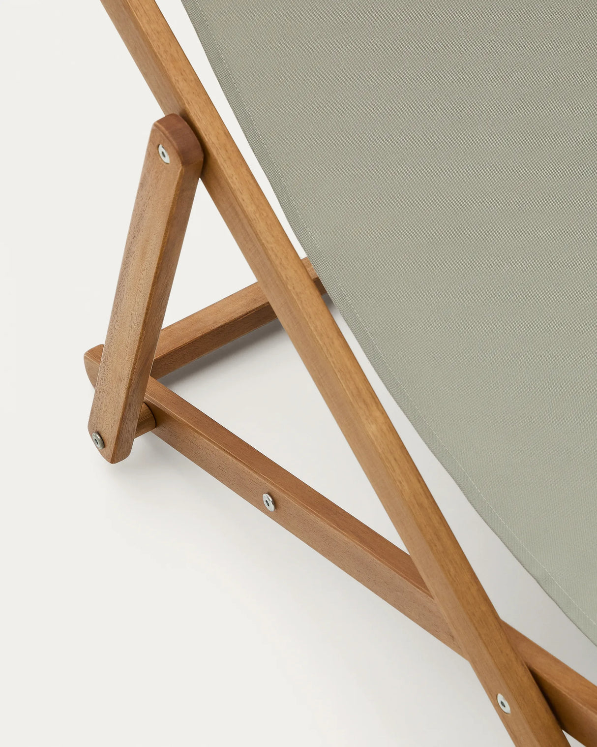 Klappbarer Outdoor-Liegestuhl Adredna für Kinder in Grün aus massivem Akazienholz FSC 100 % von Kave Home – Produktbild 2