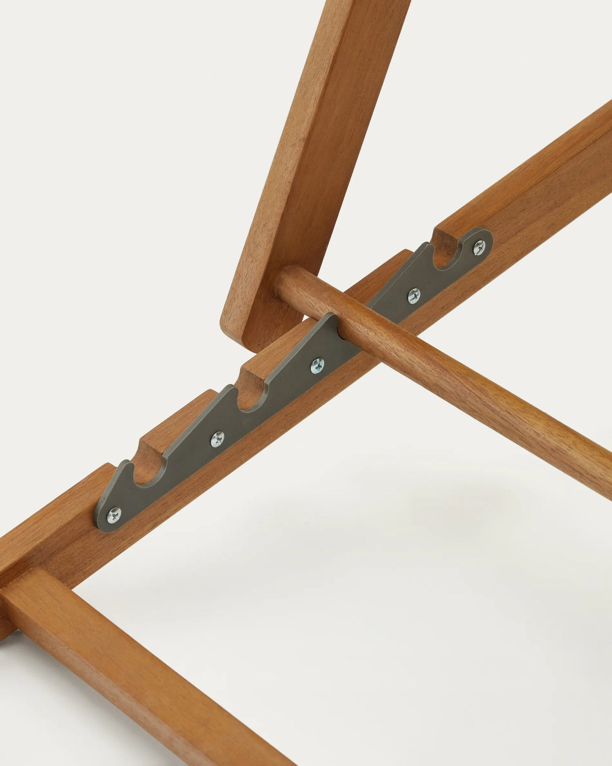 Klappbarer Outdoor-Liegestuhl Adredna in Weinrot aus massivem Akazienholz FSC 100% von Kave Home – Produktbild 4