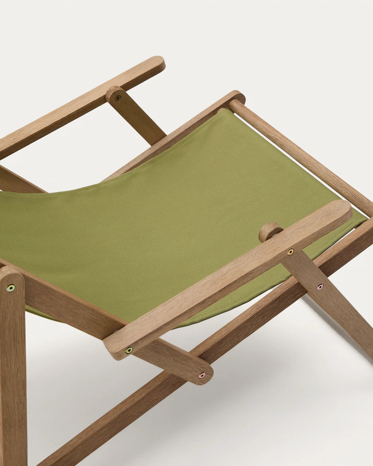 Klappbarer Outdoor-Liegestuhl Vilara in Grün aus massivem Akazienholz FSC 100% von Kave Home – Produktbild 5